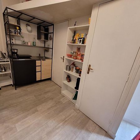 Cozy And Nice Homestay Room - Chambre D'Hote パリ エクステリア 写真